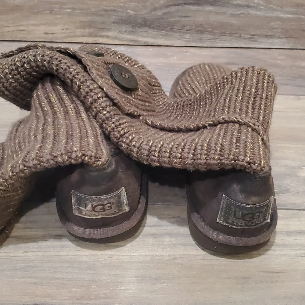 Ugg Classic Cardi 1876 Sweater Knit boots shoes 3 button sz 6